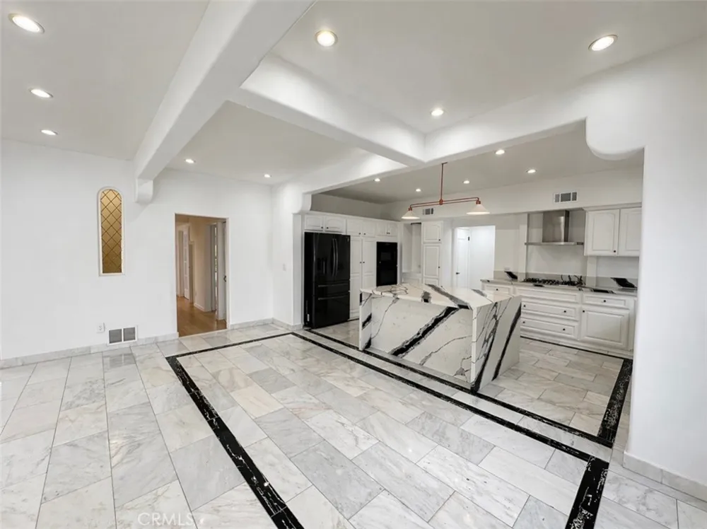 710 Adelaide Place Santa Monica, CA 90402