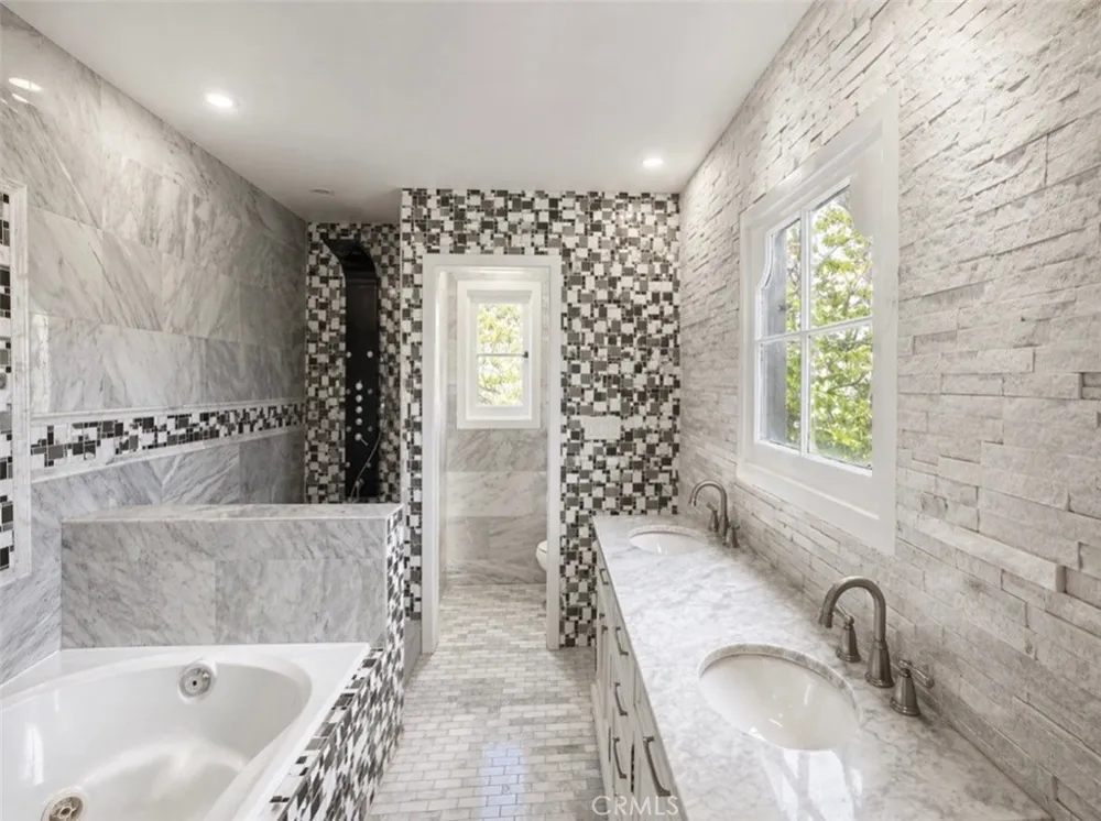 710 Adelaide Place Santa Monica, CA 90402
