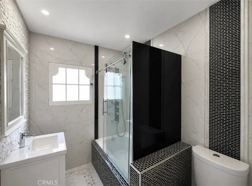 710 Adelaide Place Santa Monica, CA 90402