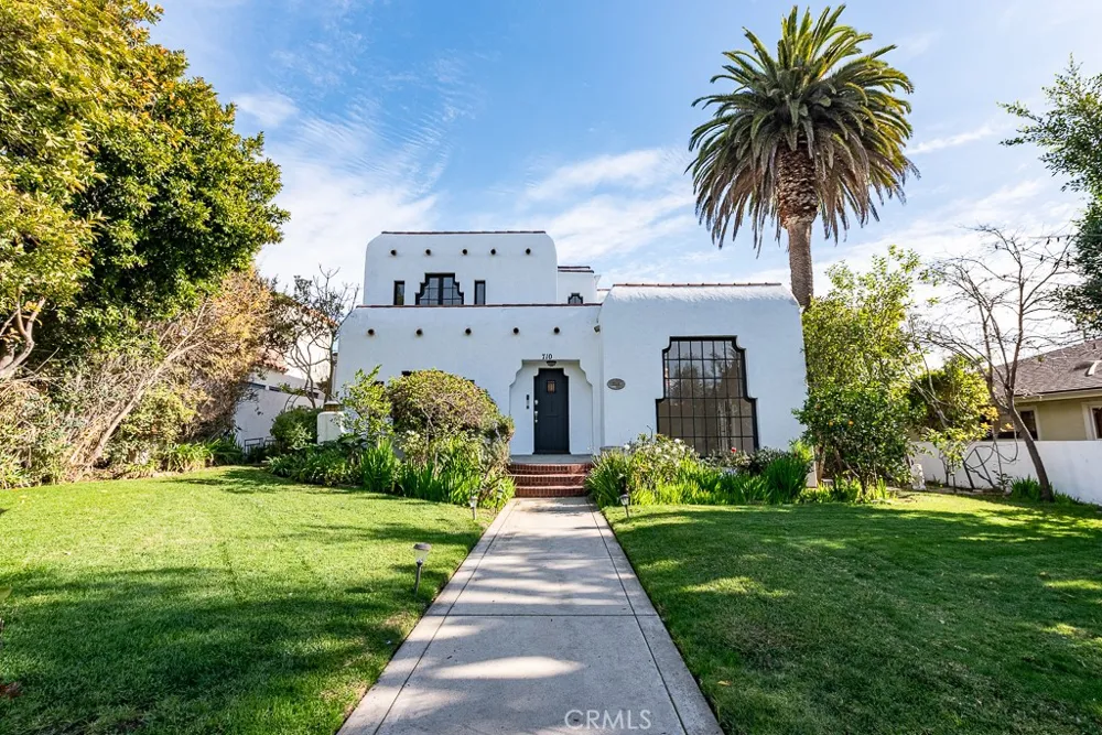 710 Adelaide Place Santa Monica, CA 90402