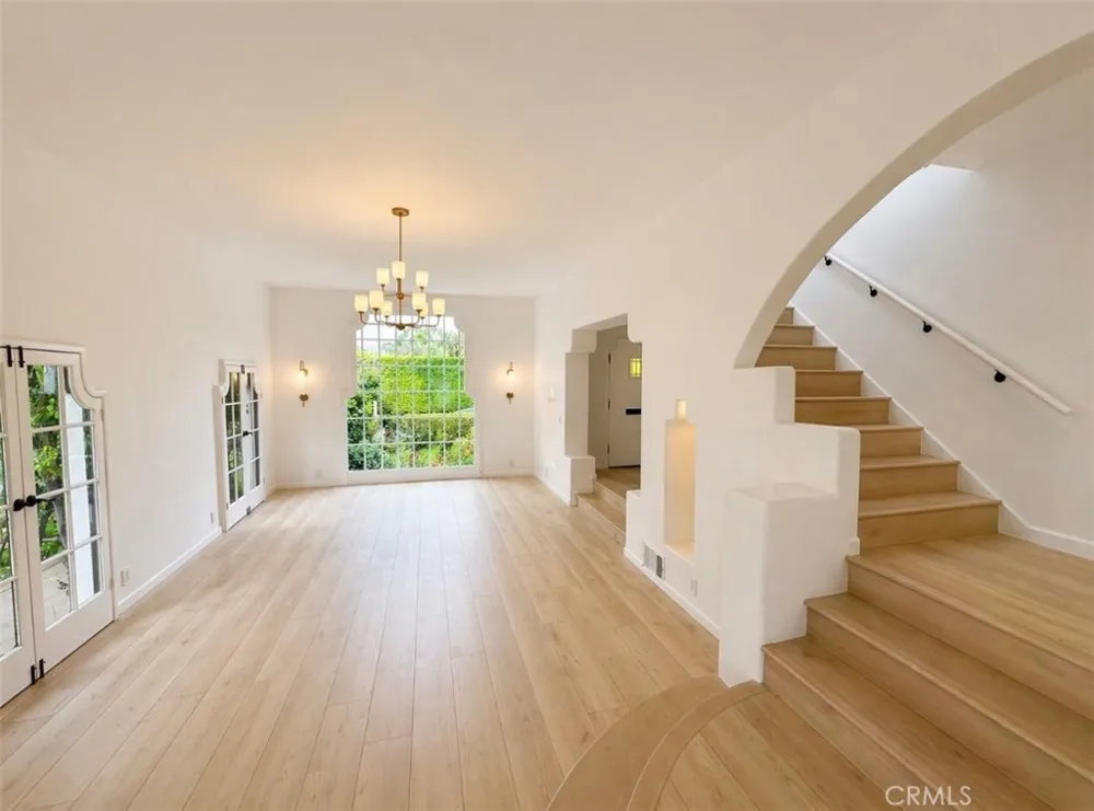 710 Adelaide Place Santa Monica, CA 90402