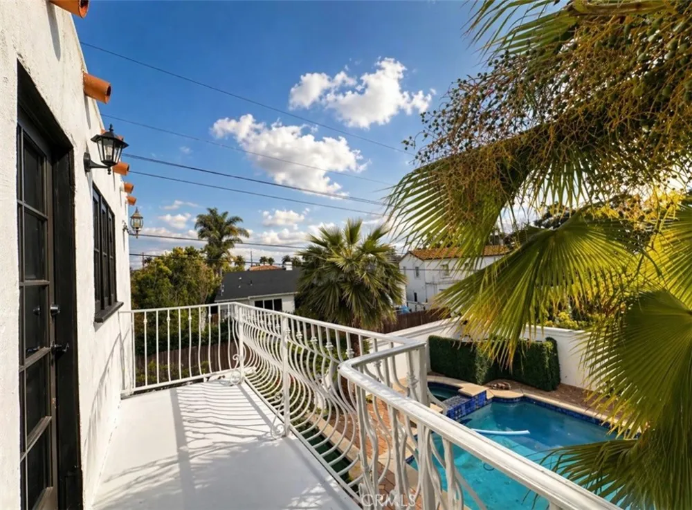 710 Adelaide Place Santa Monica, CA 90402