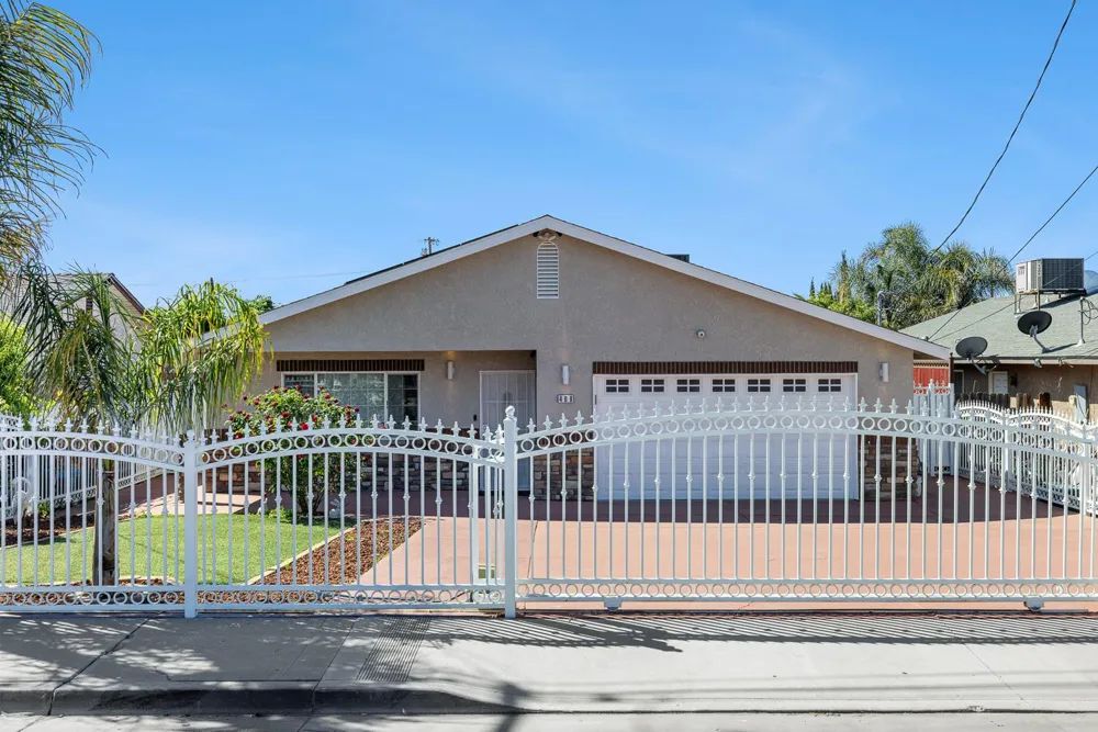 408 W San Joaquin Street Avenal, CA 93204