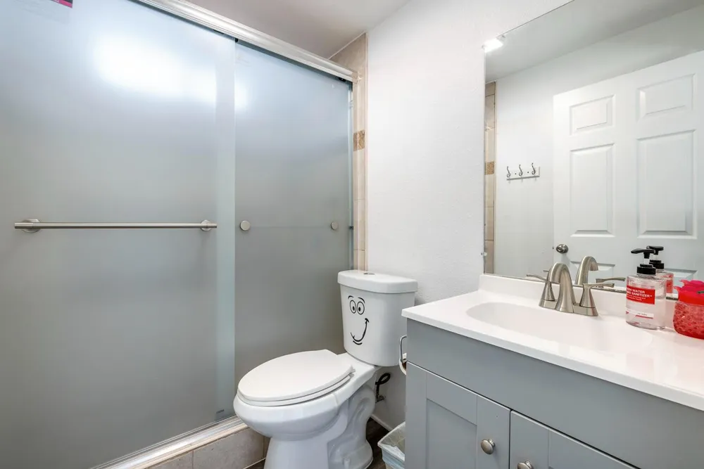 408 W San Joaquin Street Avenal, CA 93204
