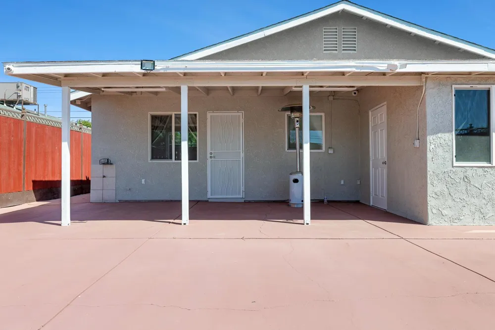 408 W San Joaquin Street Avenal, CA 93204