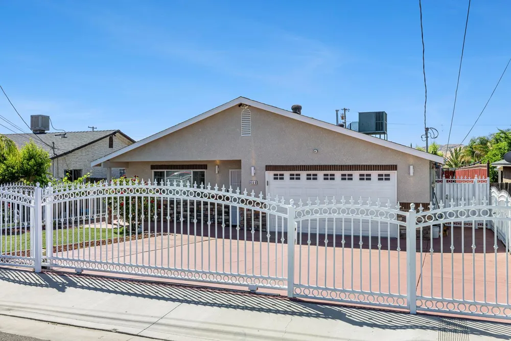 408 W San Joaquin Street Avenal, CA 93204