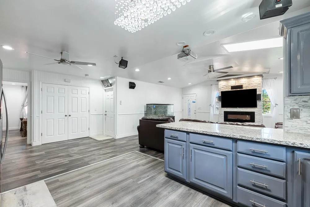 408 W San Joaquin Street Avenal, CA 93204