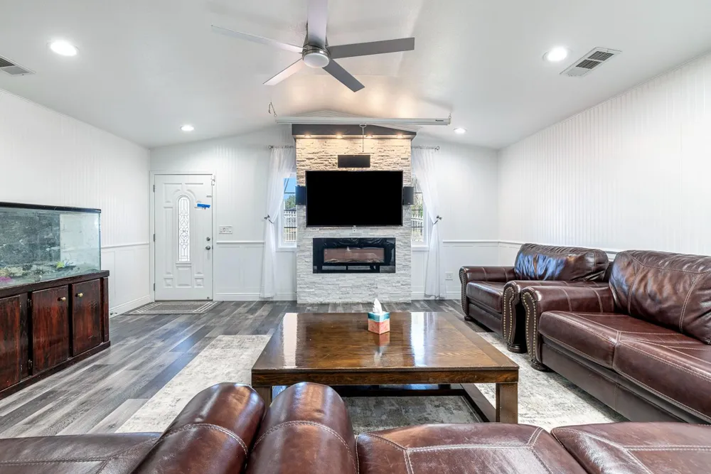 408 W San Joaquin Street Avenal, CA 93204