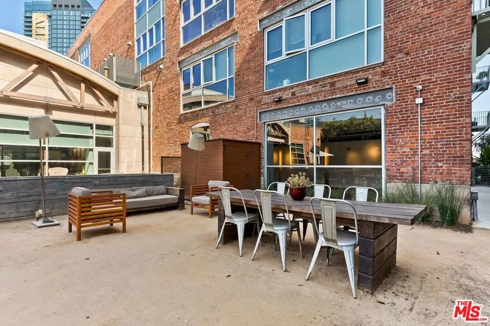530 S Hewitt Street #126 Los Angeles, CA 90013