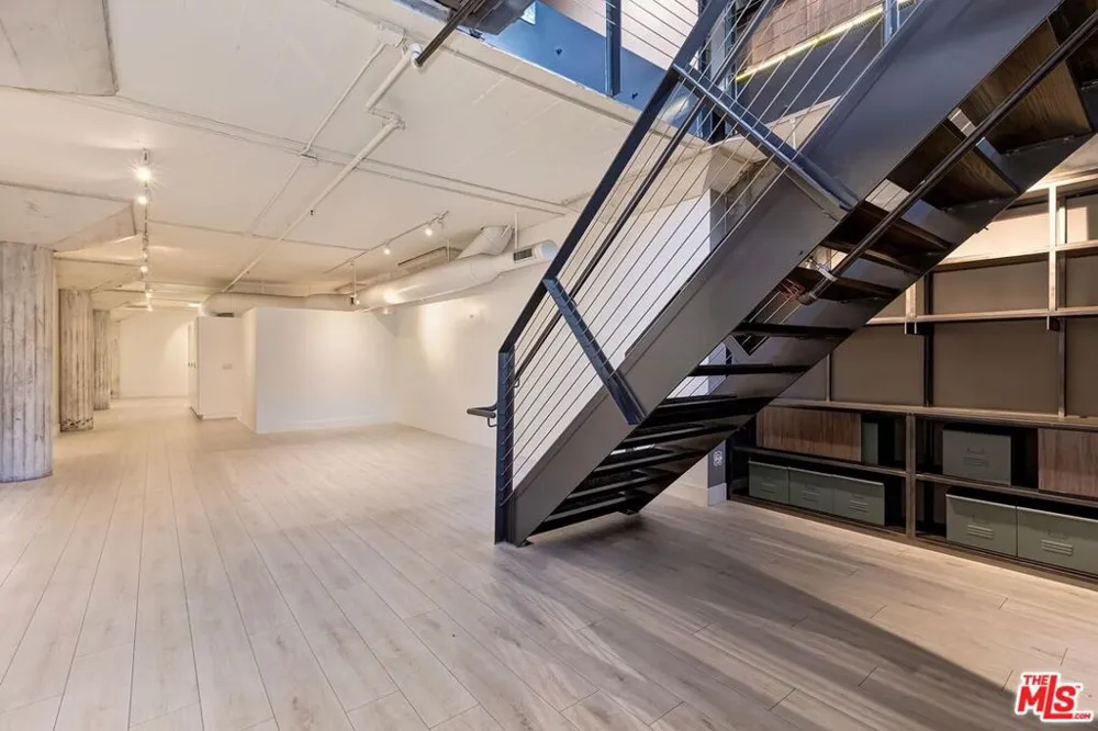 530 S Hewitt Street #126 Los Angeles, CA 90013
