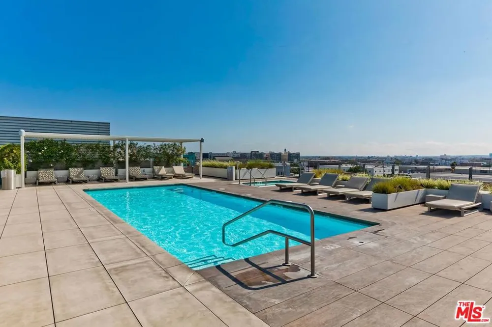 530 S Hewitt Street #126 Los Angeles, CA 90013