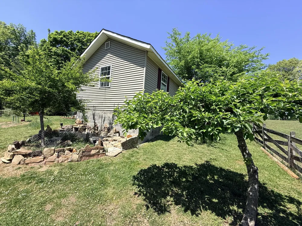 392 Hardbarger Road Monteagle, TN 37356