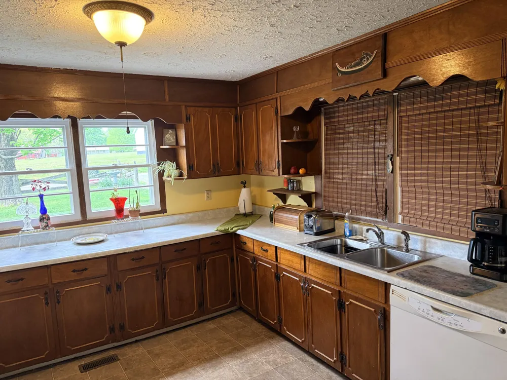 392 Hardbarger Road Monteagle, TN 37356
