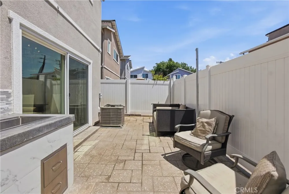 13270 W Sevillana way Sylmar, CA 91342
