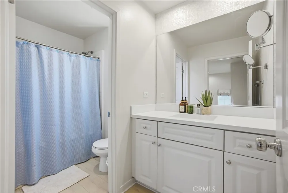 13270 W Sevillana way Sylmar, CA 91342