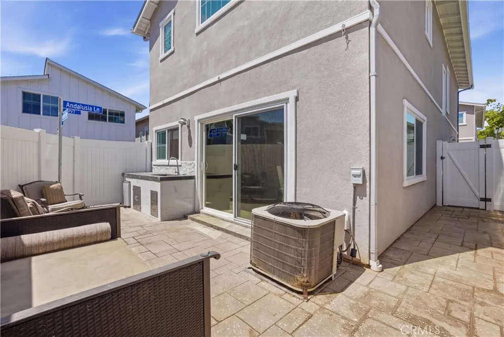 13270 W Sevillana way Sylmar, CA 91342