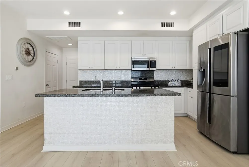 13270 W Sevillana way Sylmar, CA 91342