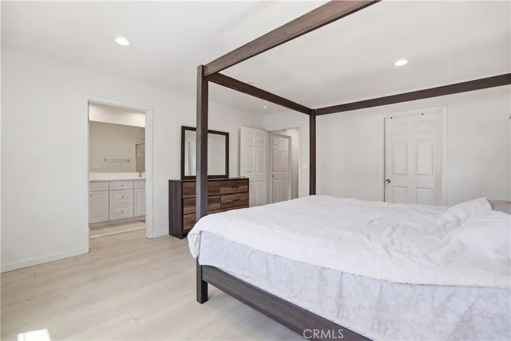 13270 W Sevillana way Sylmar, CA 91342