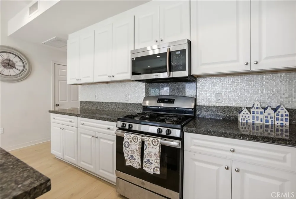 13270 W Sevillana way Sylmar, CA 91342