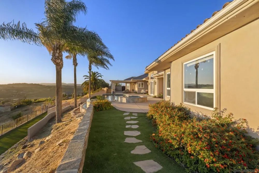 1403 Chariot Ct Bonsall, CA 92003