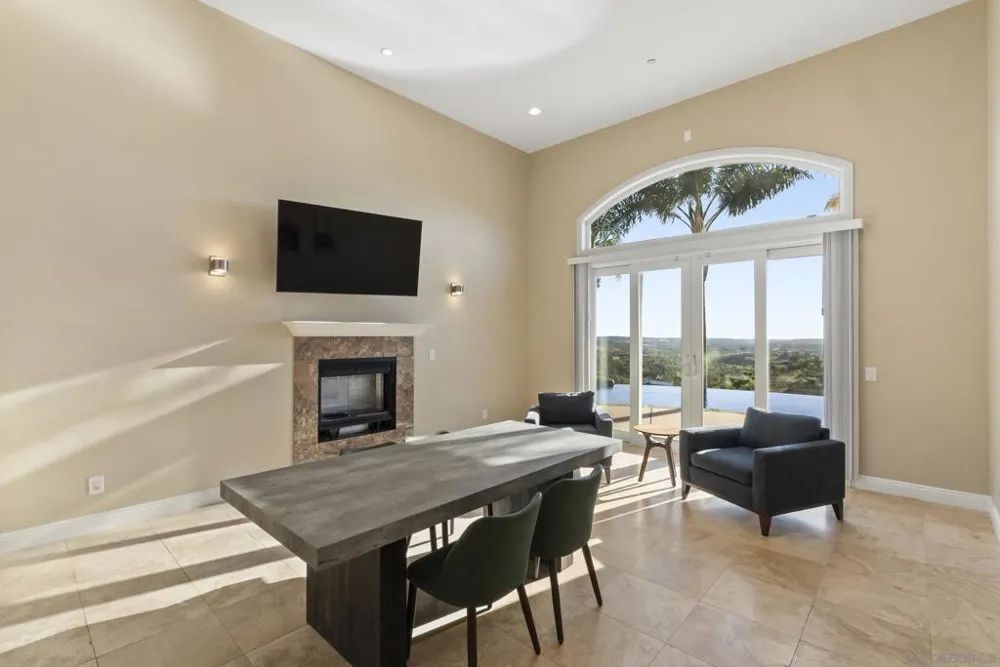 1403 Chariot Ct Bonsall, CA 92003