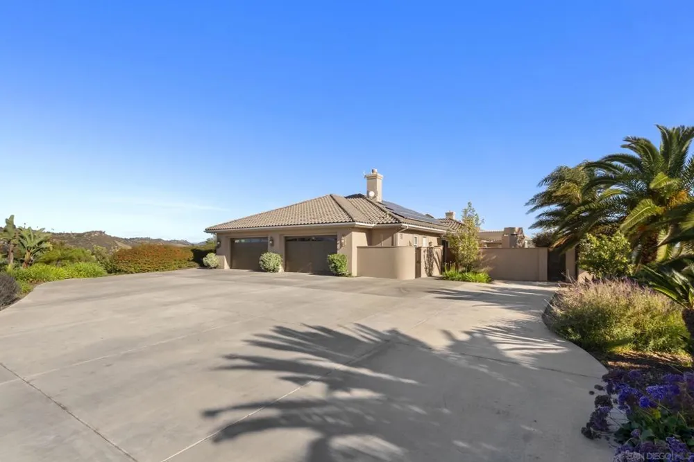 1403 Chariot Ct Bonsall, CA 92003