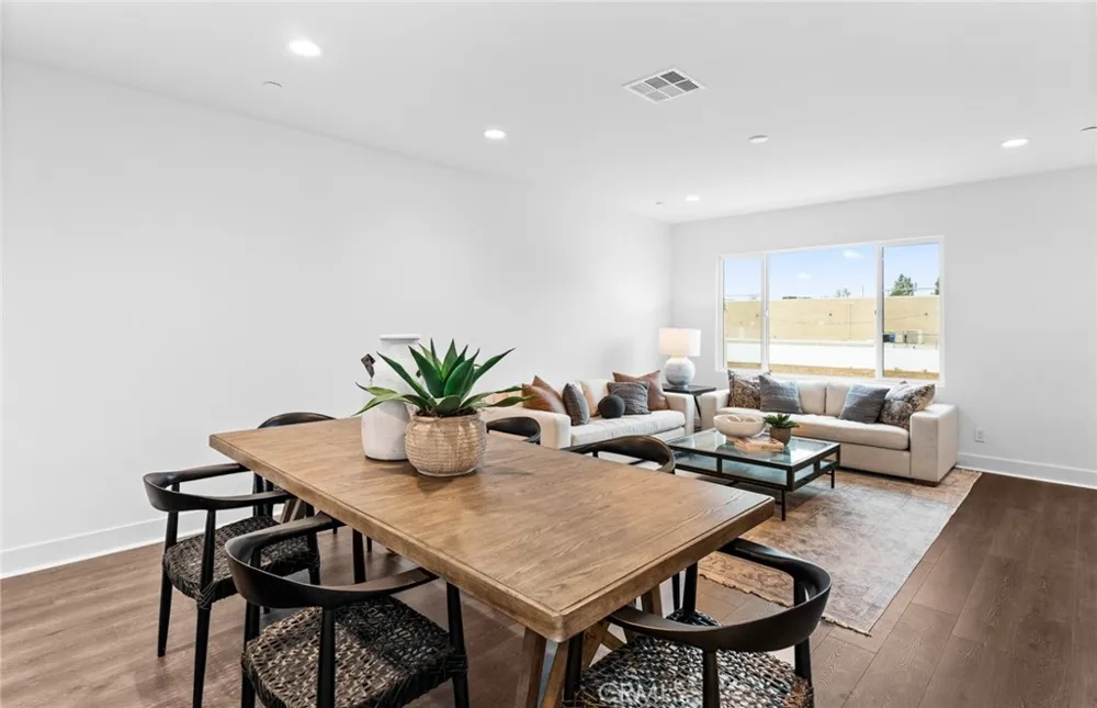 102 Sorrel Court Burbank, CA 91506