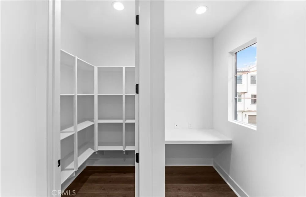 102 Sorrel Court Burbank, CA 91506