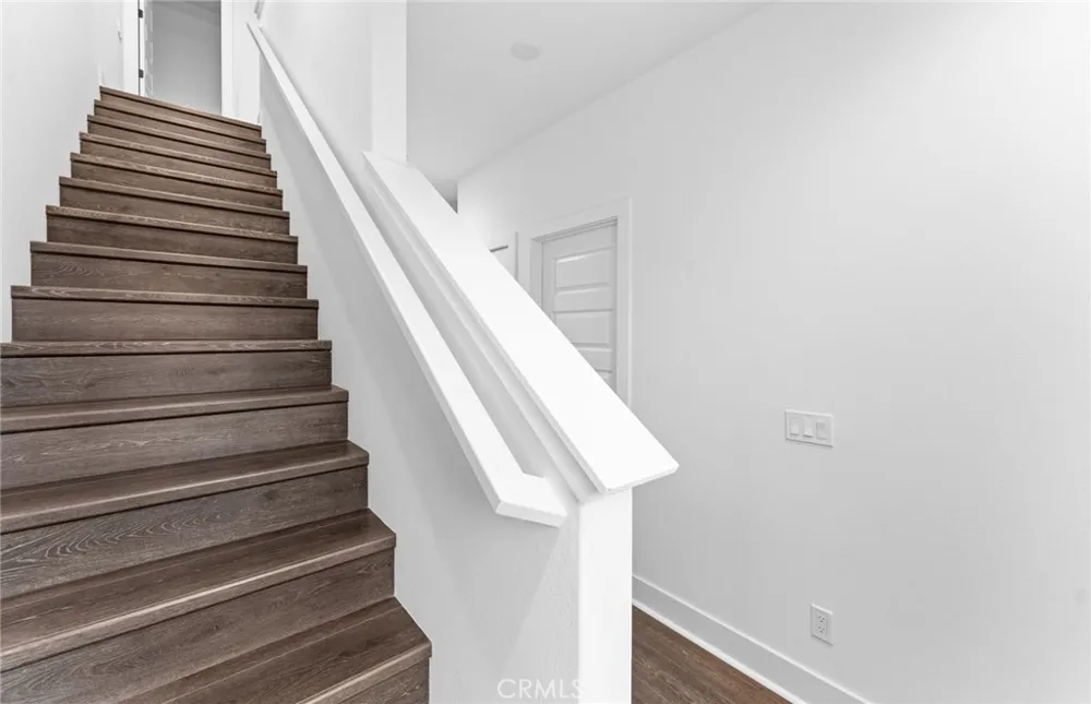 102 Sorrel Court Burbank, CA 91506