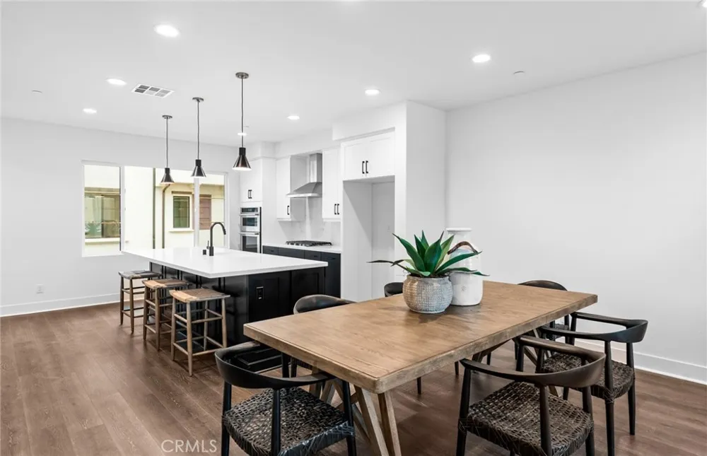 102 Sorrel Court Burbank, CA 91506