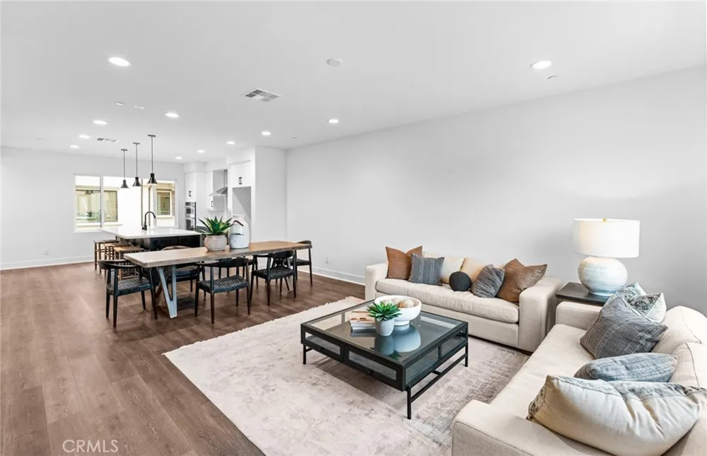 102 Sorrel Court Burbank, CA 91506
