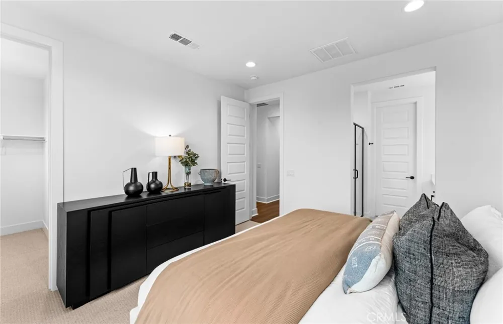 102 Sorrel Court Burbank, CA 91506