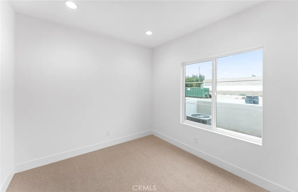 102 Sorrel Court Burbank, CA 91506