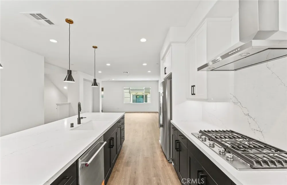 102 Sorrel Court Burbank, CA 91506