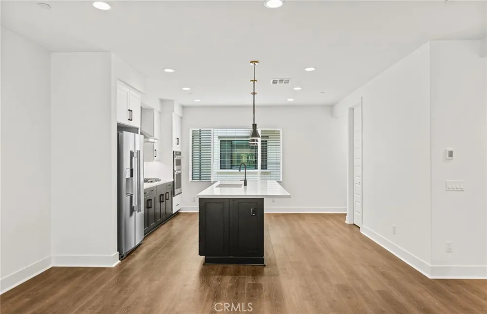 102 Sorrel Court Burbank, CA 91506