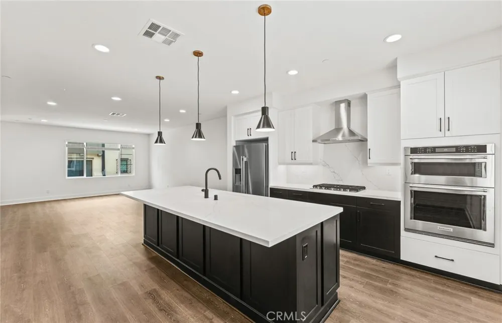 102 Sorrel Court Burbank, CA 91506