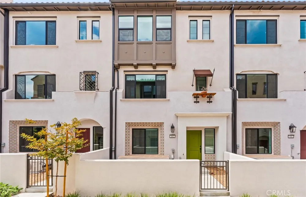 102 Sorrel Court Burbank, CA 91506