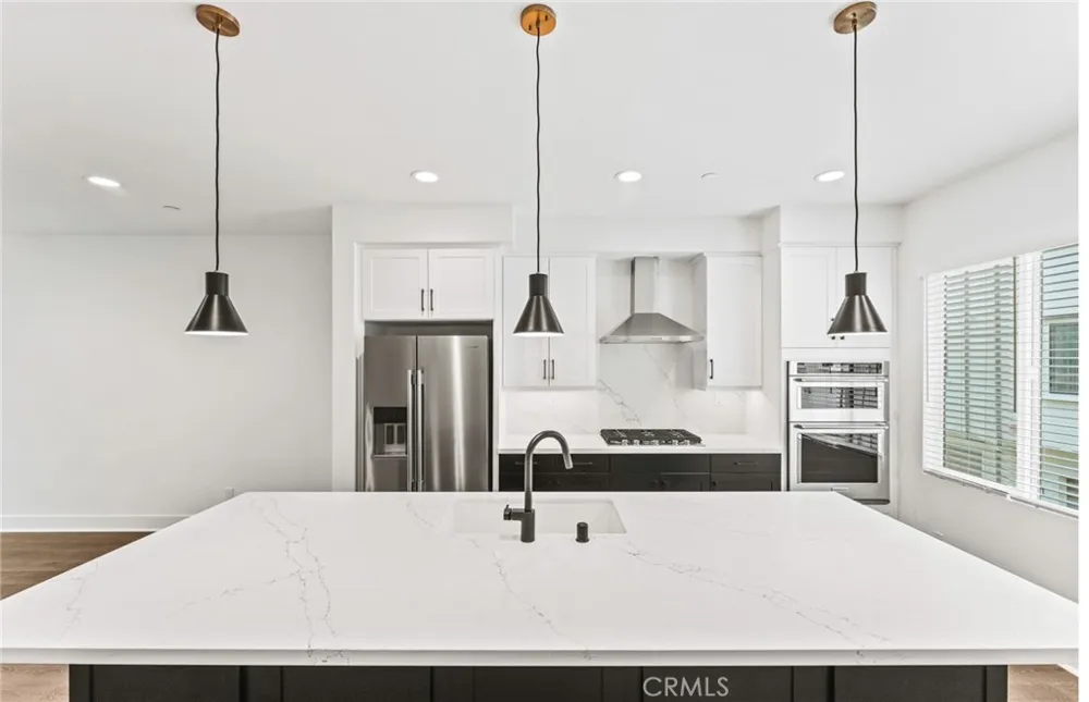 102 Sorrel Court Burbank, CA 91506