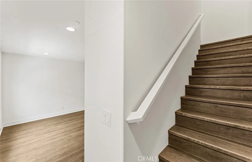 102 Sorrel Court Burbank, CA 91506