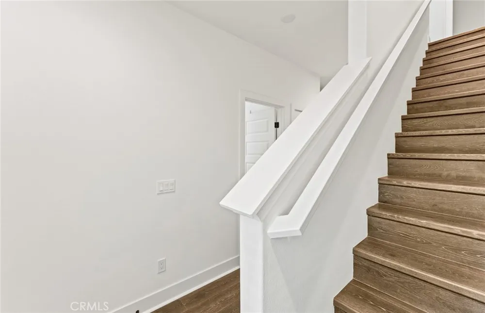 102 Sorrel Court Burbank, CA 91506