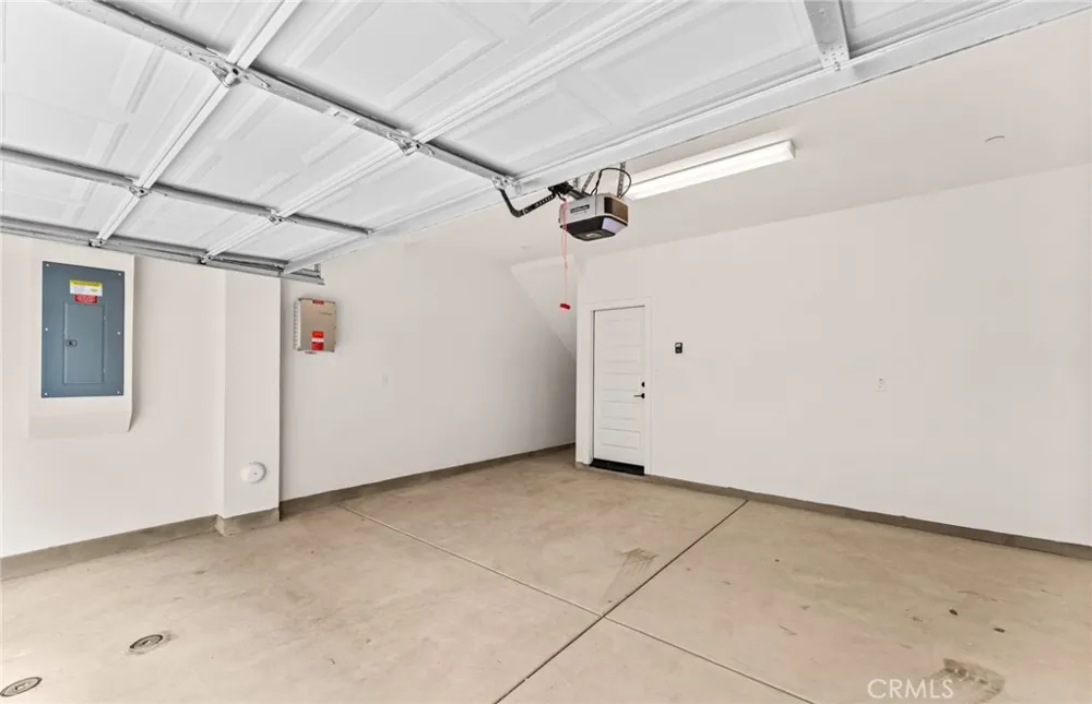 102 Sorrel Court Burbank, CA 91506
