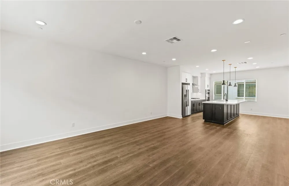 102 Sorrel Court Burbank, CA 91506