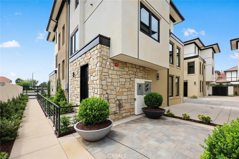 828 Sunset Boulevard #B Arcadia, CA 91007