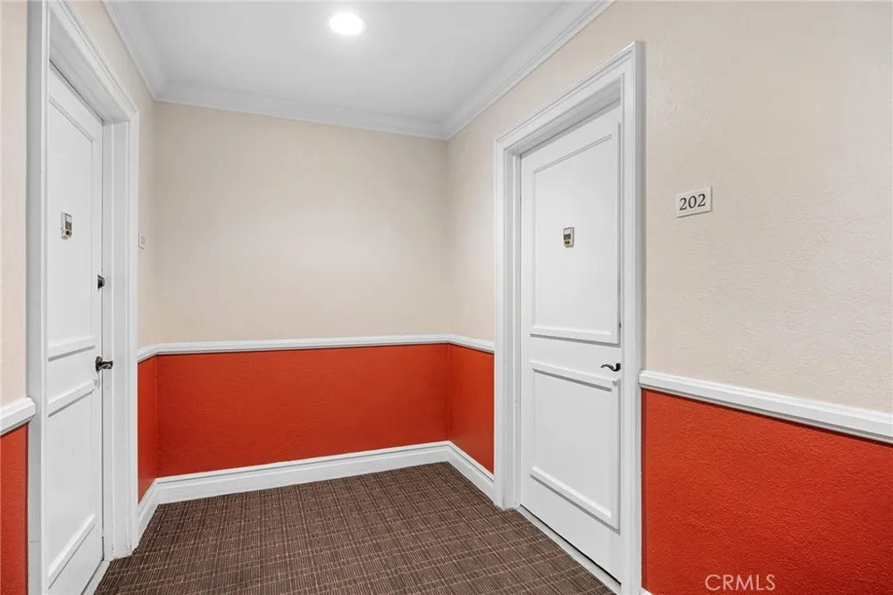15344 Weddington Street #202 Van Nuys, CA 91411
