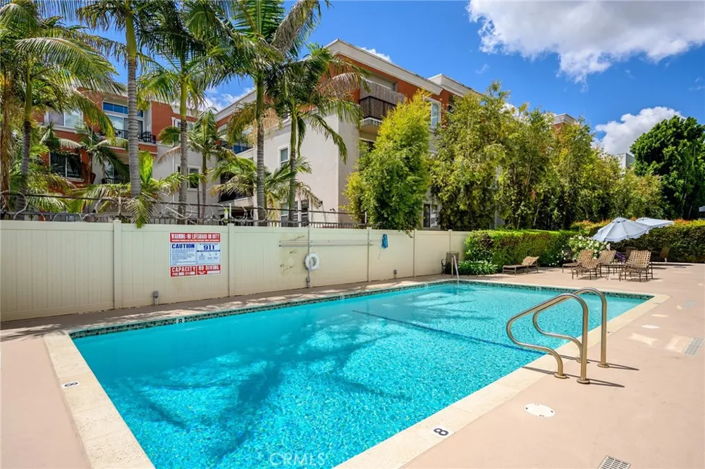 15344 Weddington Street #202 Van Nuys, CA 91411