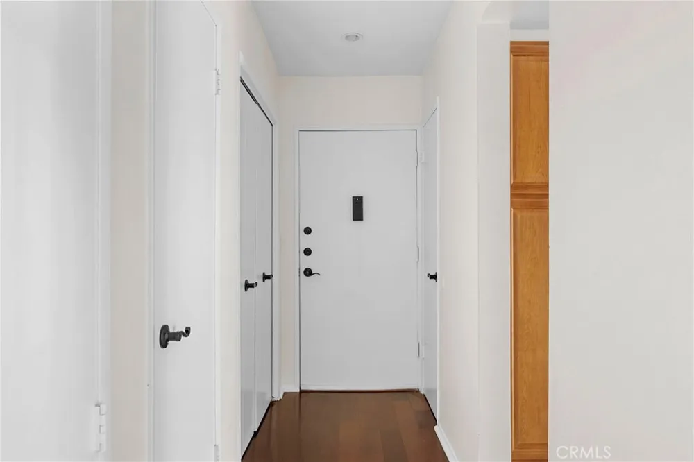 15344 Weddington Street #202 Van Nuys, CA 91411