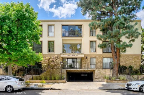 15344 Weddington Street #202