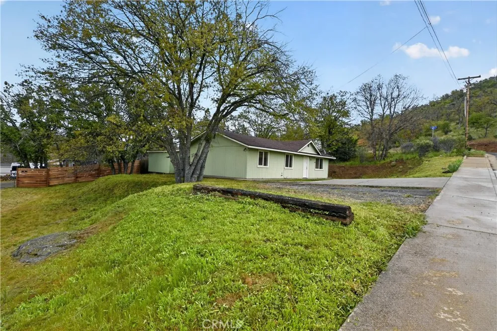 1120 Bluebird Yreka, CA 96097