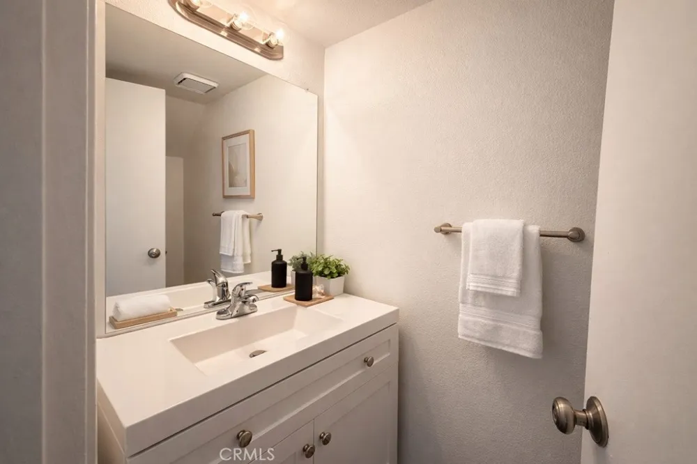 9831 Sepulveda #12 North Hills, CA 91343