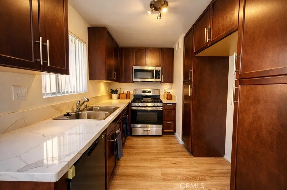 9831 Sepulveda #12 North Hills, CA 91343